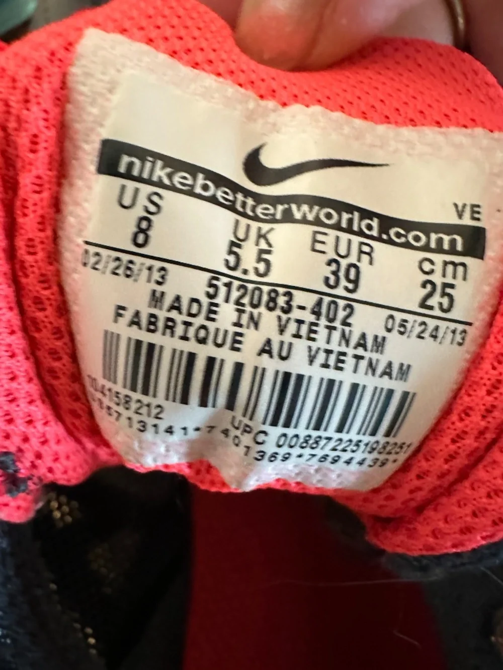 Nike Relentless 2 Running Shoe, size 8, Turquoise, gray and coral - EUC